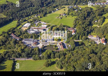 Vue aérienne, communauté Bleibergquelle, institution à but non lucratif, chantier et rénovation avec échafaudage, Velbert, région de la Ruhr, Rhénanie-du-Nord-Ouest Banque D'Images