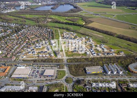Vue aérienne, Angerbogen, quartier résidentiel Alter Angerbach, quartier du bâtiment, Huckingen, Duisburg, Ruhr, Rhénanie-du-Nord-Westphalie, Allemagne, Angerbogen Banque D'Images