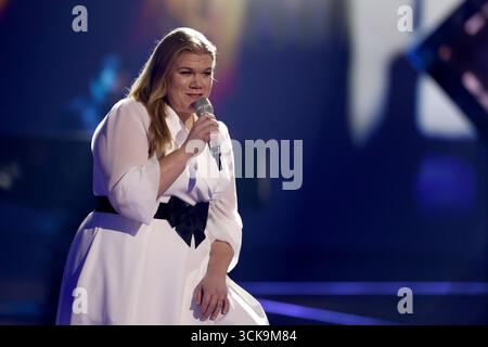 Cologne, Allemagne. 10 septembre 2025. Gisa Flake, actrice, se produit lors de la cérémonie des Prix de la télévision allemande. Crédit : Rolf Vennenbernd/dpa/Alamy Live News Banque D'Images