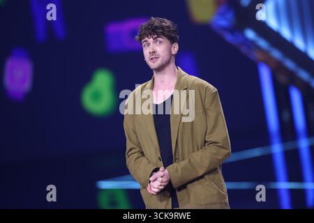 Cologne, Allemagne. 10 septembre 2025. Le mentaliste timon Krause se produit lors de la cérémonie des German Television Awards. Crédit : Rolf Vennenbernd/dpa/Alamy Live News Banque D'Images