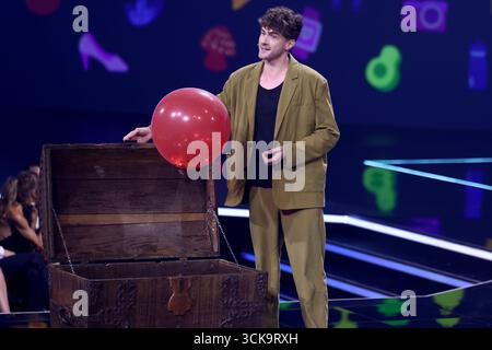 Cologne, Allemagne. 10 septembre 2025. Le mentaliste timon Krause se produit lors de la cérémonie des German Television Awards. Crédit : Rolf Vennenbernd/dpa/Alamy Live News Banque D'Images