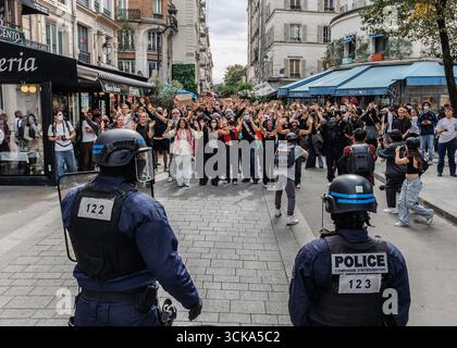 Saint Ouen, Paris, France. 10 septembre 2025. Une manifestation "bloquons tout" a lieu près de Châtelet dans le centre de Paris lors d'un mouvement appelant à un arrêt de la France, le 10 septembre 2025. (Crédit image : © Sadak Souici/ZUMA Press Wire) USAGE ÉDITORIAL SEULEMENT ! Non destiné à UN USAGE commercial ! Banque D'Images
