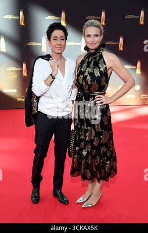 Dunja Hayali und Sarah Tacke BEI der Verleihung des Deutschen Fernsehpreises 2025 in den MMC Studios. Köln, 10.09.2025 Banque D'Images