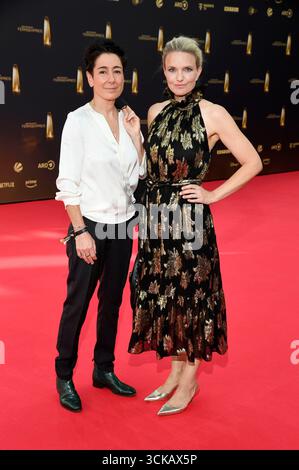 Dunja Hayali und Sarah Tacke BEI der Verleihung des Deutschen Fernsehpreises 2025 in den MMC Studios. Köln, 10.09.2025 Banque D'Images