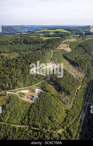 Photo aérienne, Hagen-Hohenlimburg, ligne électrique AMPRION, réseau haute tension de ligne électrique dans la zone forestière Menhagen, Letmathe, Iserlohn, région de la Ruhr, Nord R Banque D'Images