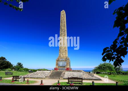 Le monument commémoratif de la guerre à Olivers point, ville de Scarborough, North Yorkshire, Angleterre, Royaume-Uni Banque D'Images