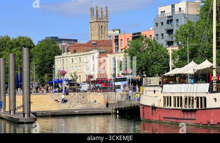 Port flottant de Bristol à St Augustine's Reach, Bristol, Angleterre, Royaume-Uni. Prise en août 2025. Banque D'Images