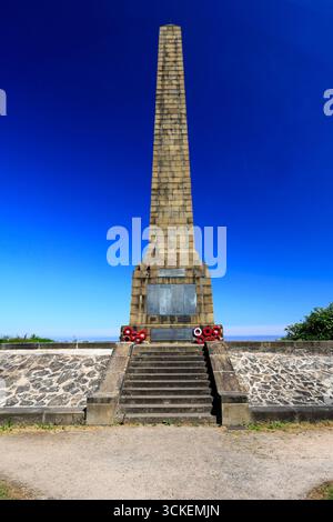 Le monument commémoratif de la guerre à Olivers point, ville de Scarborough, North Yorkshire, Angleterre, Royaume-Uni Banque D'Images