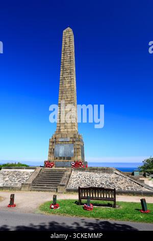 Le monument commémoratif de la guerre à Olivers point, ville de Scarborough, North Yorkshire, Angleterre, Royaume-Uni Banque D'Images