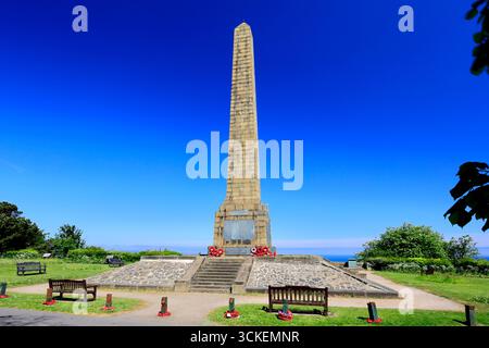 Le monument commémoratif de la guerre à Olivers point, ville de Scarborough, North Yorkshire, Angleterre, Royaume-Uni Banque D'Images