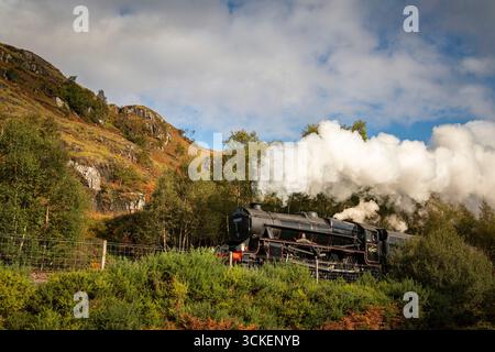Une image HDR automatique lumineuse de 3 prises sur le Lancashire Fusilier lors de la course Jacobite matinale à Mallaig depuis fort William, en Écosse.15 octobre 2021 Banque D'Images