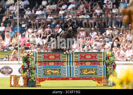 Willem Greve, des pays-Bas, à cheval sur Grandorado TN N.O.P. participe au Grand Prix du CPKC lors du Spruce Meadows Masters à Calgary, Alberta, CA Banque D'Images