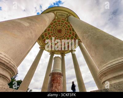 Herbsthimmel über dem Monopteros, München, septembre 2025 Deutschland, München, 11. Septembre 2025, Herbsthimmel über dem Monopteros, Englischer Garten, neue Perspektive mit der GoPro, Wahrzeichen, Bayern, *** ciel d'automne au-dessus des Monopteros, Munich, septembre 2025 Allemagne, Munich, septembre 11, 2025, ciel d'automne au-dessus des Monopteros, jardin anglais, nouvelle perspective avec la GoPro, monument, Bavière, Banque D'Images