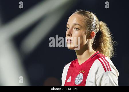 Amsterdam, pays-Bas. 11 septembre 2025. Amsterdam, pays-Bas, le 11 septembre 2025 : Danique Tolhoek (9 AFC Ajax) se présente lors du premier match de qualification de la Coupe Europa Womens 2025/26 de l'UEFA entre l'AFC Ajax et le SK Sturm Graz au Sportcomplex de Toekomst à Amsterdam, aux pays-Bas. (Leiting Gao/SPP) crédit : photo de presse sportive SPP. /Alamy Live News Banque D'Images