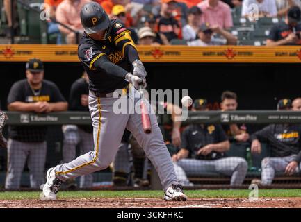 Baltimore, États-Unis. 11 septembre 2025. BALTIMORE, MD - 11 SEPTEMBRE : deuxième base des Pittsburgh Pirates Nick Yorke (38) à la batte lors d'un match MLB entre les Orioles de Baltimore et les Pirates de Pittsburgh, le 11 septembre 2025, à Oriole Park à Camden Yards, à Baltimore, Maryland. (Photo de Tony Quinn/SipaUSA) crédit : Sipa USA/Alamy Live News Banque D'Images