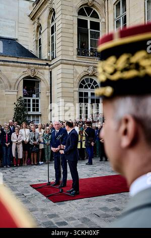 Paris, France. 30 juin 2024. Cérémonie de remise entre François Bayrou et Sébastien Lecornu à l’Hôtel de Matignon, le 10 septembre 2025. - 30/06/2024 - France/Paris - Antonin Burat/le Pictorium crédit : LE PICTORIUM/Alamy Live News Banque D'Images