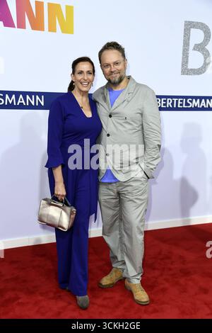 Ulrike Frank mit Ehemann Marc Schubring BEI der BERTELSMANN Sommerparty à Berlin AM 11.09.2025 *** Ulrike Frank avec son mari Marc Schubring à la fête d'été BERTELSMANN à Berlin le 11 09 2025 Banque D'Images