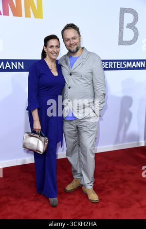 Ulrike Frank mit Ehemann Marc Schubring BEI der BERTELSMANN Sommerparty à Berlin AM 11.09.2025 *** Ulrike Frank avec son mari Marc Schubring à la fête d'été BERTELSMANN à Berlin le 11 09 2025 Banque D'Images