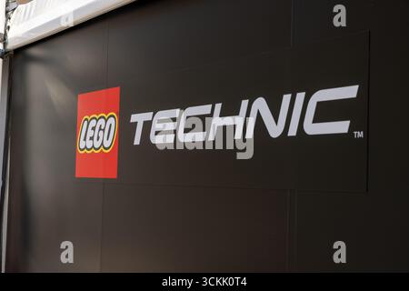 Munich, ALLEMAGNE - 11 septembre 2025 : salon de l'espace public IAA Mobility dans le centre-ville de Munich. Logo LEGO TECHNIC sur un stand Banque D'Images
