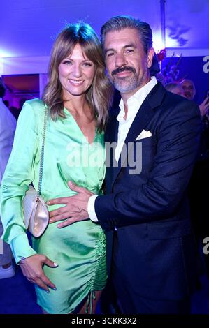 Ella Endlich mit Freund Marius Darschin BEI der Bertelsmann Party 2025 in der Bertelsmann Repräsentanz Unter den Linden. Berlin, 11.09.2025 *** Ella Endlich avec son petit ami Marius Darschin à la fête Bertelsmann 2025 au bureau de représentation Bertelsmann Unter den Linden Berlin, 11 09 2025 Foto :Xn.xKubelkax/xFuturexImagex bertelsmann 5930 Banque D'Images