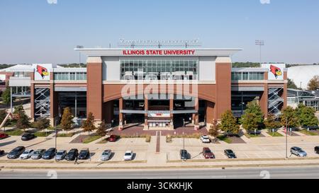 Le Hancock Stadium accueille l'équipe de football américain des Redbirds de l'université d'État de l'Illinois qui participe à la conférence de football de la vallée du Missouri de la NCAA. Banque D'Images
