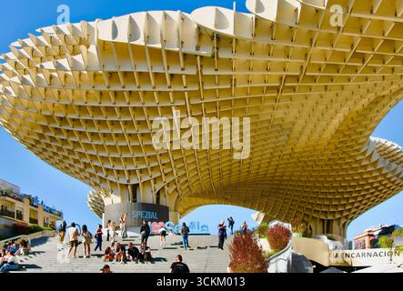 Metropol Parasol conçu par l'architecte allemand Jürgen Mayer structure en bois achevée 2011 Plaza de la Encarnación Séville Andalousie Espagne Europe Banque D'Images
