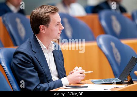 2025-09-11 Néerlandais Tweede Kamer débat plénier DEN HAAG, PAYS-BAS - 11 SEPTEMBRE : Laurens Dassen Volt lors du débat plénier à la Tweede Kamer le 11 septembre 2025 à Den Haag, pays-Bas Den Haag Tweede Kamer pays-Bas contenu non disponible pour redistribution aux pays-Bas directement ou indirectement par des tiers. Droit d'auteur : xJohnxBeckmannx Banque D'Images
