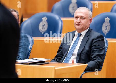 2025-09-11 Néerlandais Tweede Kamer débat plénier DEN HAAG, PAYS-BAS - 11 SEPTEMBRE : ISA Kahraman NSC lors du débat plénier au Tweede Kamer le 11 septembre 2025 à Den Haag, pays-Bas Den Haag Tweede Kamer pays-Bas contenu non disponible pour redistribution aux pays-Bas directement ou indirectement par des tiers. Droit d'auteur : xJohnxBeckmannx Banque D'Images