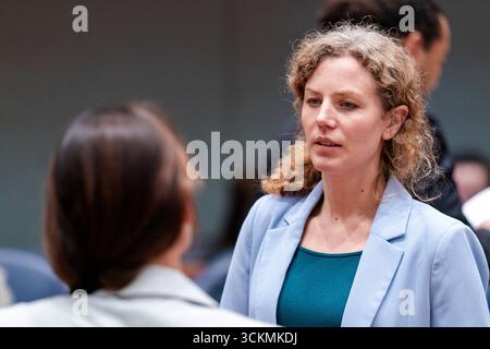 2025-09-11 Néerlandais Tweede Kamer débat plénier DEN HAAG, PAYS-BAS - 11 SEPTEMBRE : Christine Teunissen PvdD lors du débat plénier à la Tweede Kamer le 11 septembre 2025 à Den Haag, pays-Bas Den Haag Tweede Kamer pays-Bas contenu non disponible pour redistribution aux pays-Bas directement ou indirectement par des tiers. Droit d'auteur : xJohnxBeckmannx Banque D'Images