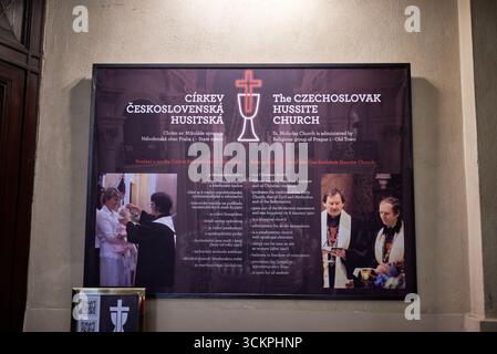 Intérieur de l'église Saint-Nicolas Église hussite tchécoslovaque sur la place de la vieille ville à Prague, République tchèque, le 14 juillet 2024 Banque D'Images