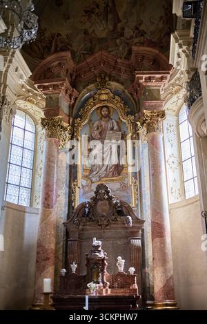 Intérieur de l'église Saint-Nicolas Église hussite tchécoslovaque sur la place de la vieille ville à Prague, République tchèque, le 14 juillet 2024 Banque D'Images