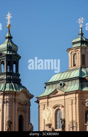 Église Saint-Nicolas Eglise hussite tchécoslovaque sur la place de la vieille ville à Prague, République tchèque, le 5 mars 2025 Banque D'Images