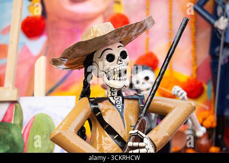 Mexico, Mexique ; 1er novembre 2024 : autel et catrinas pour célébrer le jour des morts à Colonia Del Carmen à Coyoacán. Banque D'Images