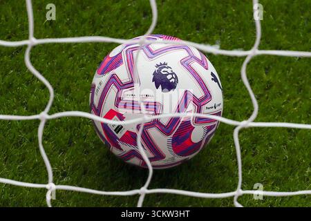 Newcastle, Royaume-Uni. 13 septembre 2025. Puma premier League Football lors du Newcastle United FC contre Wolverhampton Wanderers FC English premier League match à St.James' Park, Newcastle, Angleterre, Royaume-Uni le 13 septembre 2025 crédit : Lee Keuneke/Every second Media crédit : Every second Media/Alamy Live News Banque D'Images