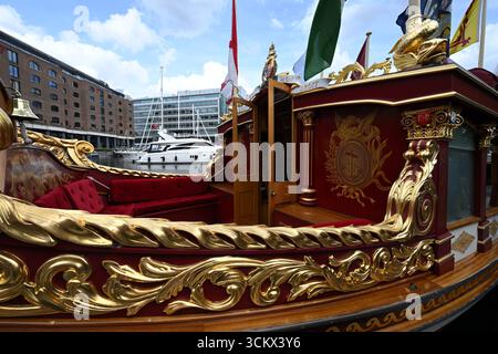 Détail or sur la barge royale Gloriana Banque D'Images