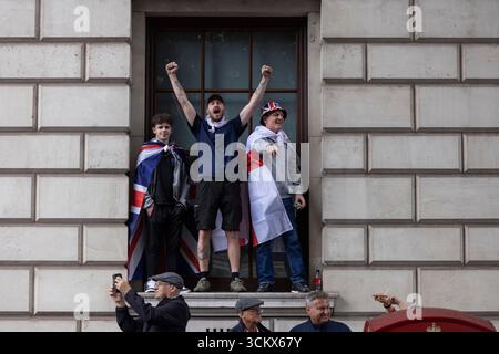 ROYAUME-UNI. 13 septembre 2025. La photo montre des partisans de Tommy Robinson assistant à une manifestation d'extrême droite à Whitehall, où plus de 110 000 personnes ont défilé à l'événement "Unite the Kingdom" le samedi 13 septembre à Londres. Westminster, centre de Londres, Angleterre, Royaume-Uni 13 septembre 2025 crédit : Jeff Gilbert/Alamy Live News Banque D'Images