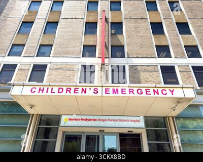 Morgan Stanley Children's Hospital, Alexandra & Steven Cohen Children's Emergency Department, panneau Children's Emergency sur l'entrée du bâtiment, New Yo Banque D'Images