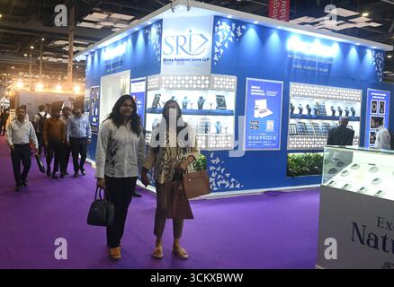 NEW DELHI, INDE - 13 SEPTEMBRE : visite des gens à la 13e foire de bijoux et pierres précieuses de Delhi 2025, au Bharat Mandapam Pragati Maidan, le 13 septembre 2025 à New Delhi, Inde. Photo de Sonu Mehta/Hindustan Times 13e Delhi Jewellery & Gem Fair 2025 au Bharat Mandapam à Delhi Banque D'Images