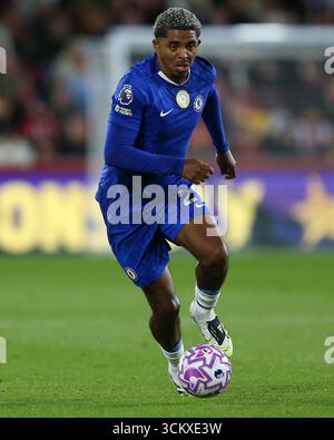 Londres, Royaume-Uni. 13 septembre 2025. Londres, Angleterre, 13 septembre 2025 : Wesley Fofana (29 Chelsea) lors du match de premier League entre Brentford et Chelsea au Gtech Community Stadium à Londres, en Angleterre. (Photo de Jay Patel/Sports Press photo/SPP) crédit : SPP Sport Press photo. /Alamy Live News Banque D'Images