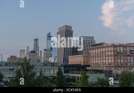 vue panoramique sur Chelsea et Hudson Yards au coucher du soleil, Manhattan, New York Banque D'Images