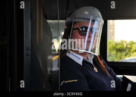 Copenhague / Danemark/17 S eoptember 2020/Danemark a des mandats masques faciaux pour les chauffeurs de bus et de taxi et les passagers porter des masques faciaux sur tous les transports publics privés touristes busess et taxis dans tout le danemark en raison de la raison de santé coronavirus COVID-19 et ont des places conatiners pour masques faciaux utilisés sur les gares dans la capitale danoise. .Photo de Francis joseph Dean/DeanPICTURES) Banque D'Images
