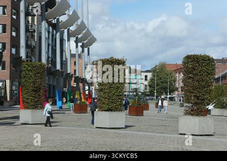 Dublin, Irlande - 12 septembre 2025 - Une vue de Smithfield Square dans le centre-ville de Dublin par un après-midi ensoleillé dans la capitale irlandaise Banque D'Images