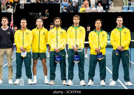 Sydney, Nouvelle-Galles du Sud, Australie. 13 septembre 2025. Team Australia chante l'hymne national avant la rencontre de la Coupe Davis entre l'Australie et la Belgique (image crédit : © Stephane Thomas/ZUMA Press Wire) USAGE ÉDITORIAL SEULEMENT ! Non destiné à UN USAGE commercial ! Banque D'Images