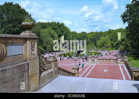 Bethesda Terrace and Fountain dans Central Park à New York, construit dans les années 1860 Banque D'Images
