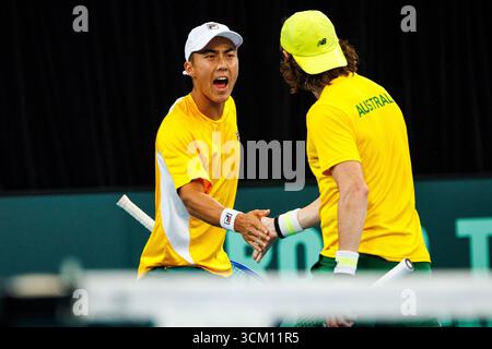 Sydney, Australie. 14 septembre 2025. L'australien Jordan Thompson et l'australien Rinky Hijikata réagissent duringa un match de tennis entre le belge Vliegen/Gille et l'australien Hijikata/Thompson, lors des qualifications de la Coupe Davis, dimanche 14 septembre 2025, à Sydney, Australie. La Belgique et l’Australie participeront ce week-end à la deuxième manche des qualifications de la Coupe Davis. BELGA PHOTO PATRICK HAMILTON crédit : Belga News Agency/Alamy Live News Banque D'Images