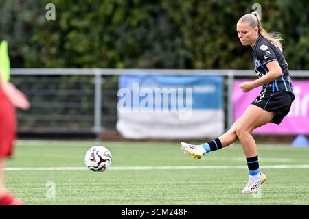 Aalter, Belgique. 13 septembre 2025. Amy Littel (4) de Bruges photographiée lors d'un match de football féminin entre le Club Brugge Dames YLA et le SV Zulte Waregem le 2ème jour de la saison 2025-2026 de la Super League belge Lotto Womens, le samedi 13 septembre 2025 à Aalter, BELGIQUE . Crédit : Sportpix/Alamy Live News Banque D'Images
