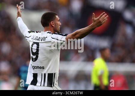 Turin, Italie. 13 septembre 2025. Dusan Vlahovic de la Juventus FC fait des gestes lors du match de Serie A entre la Juventus FC et le FC Internazionale au stade Allianz le 13 septembre 2025 à Turin, Italie . Crédit : Marco Canoniero/Alamy Live News Banque D'Images