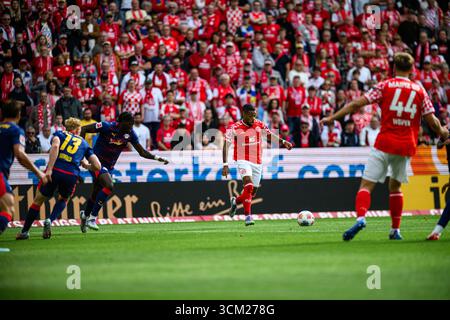 MAINZ, ALLEMAGNE - 13 SEPTEMBRE 2025 : - le match de la Bundesliga 1. FSV Mainz 05 vs RB Leipzig à Mewa Arena. Banque D'Images