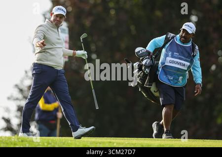 Wentworth Club, Londres, Royaume-Uni. 14 septembre 2025. Finale du championnat BMW PGA ; Ricardo Gouveia du Portugal réagit sur le 1er trou crédit : action plus Sports/Alamy Live News Banque D'Images