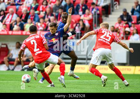 MAINZ, ALLEMAGNE - 13 SEPTEMBRE 2025 : - le match de la Bundesliga 1. FSV Mainz 05 vs RB Leipzig à Mewa Arena. Banque D'Images